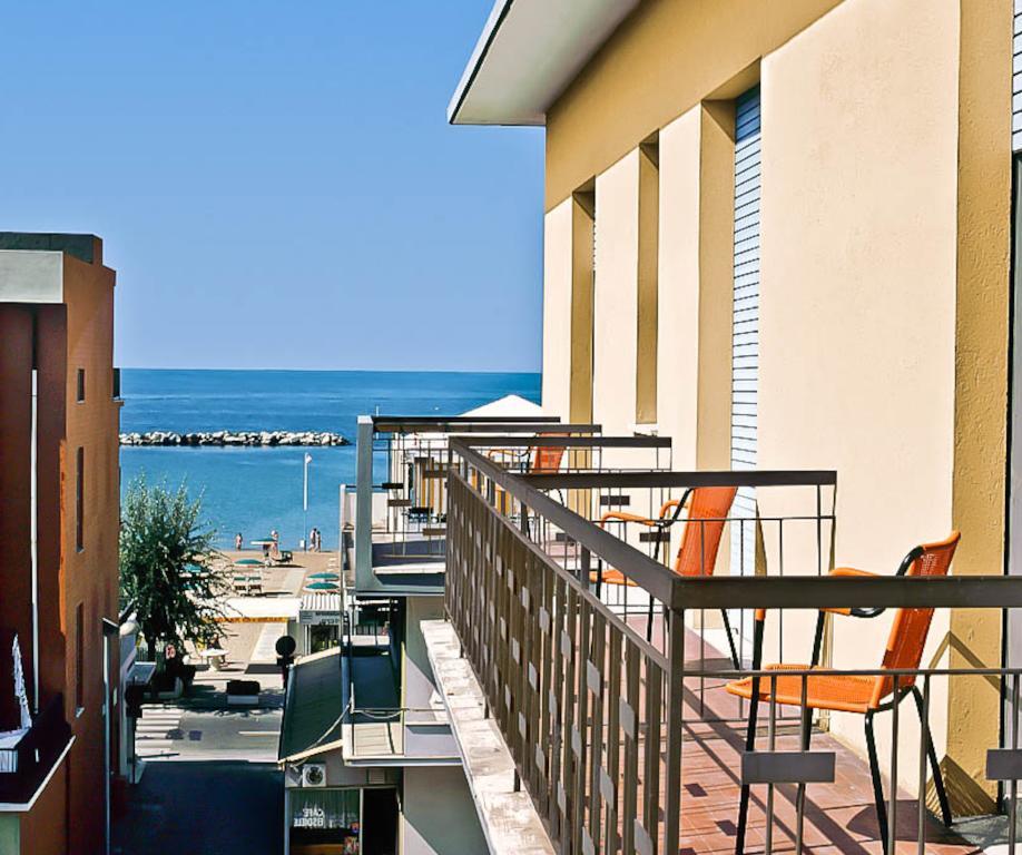 Hotel Tura Bellaria-Igea Marina Rum bild