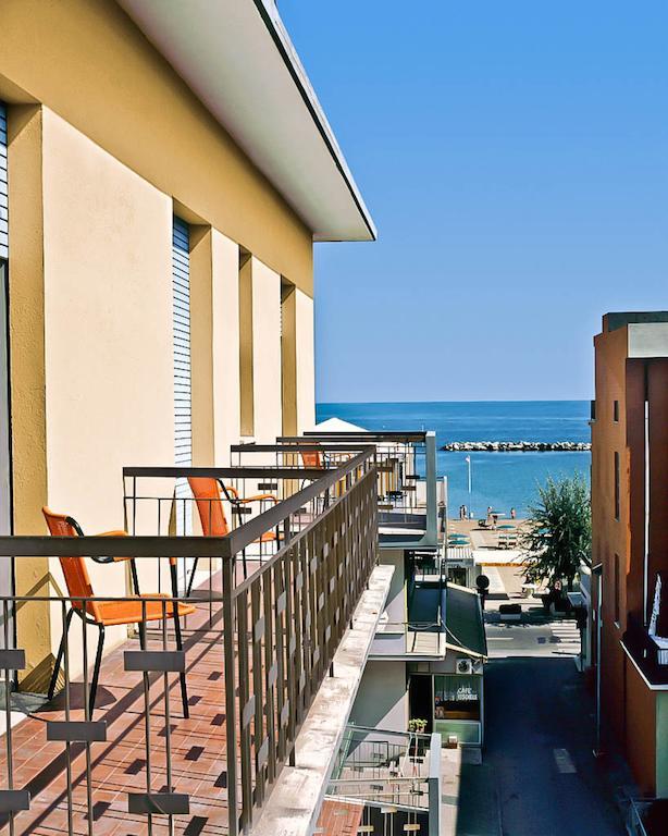 Hotel Tura Bellaria-Igea Marina Rum bild